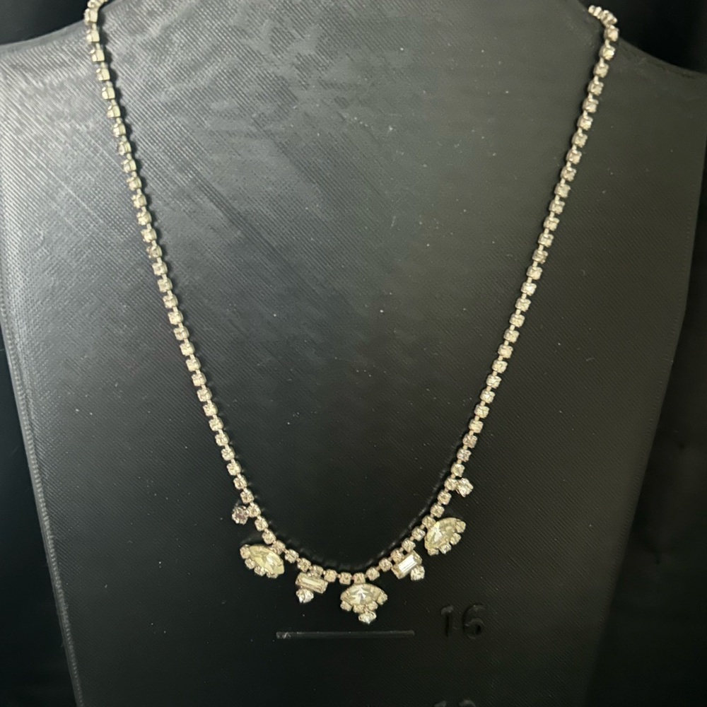 Elegant Silver Necklace with Crystal Accents